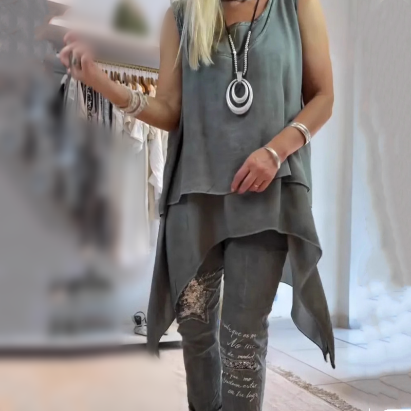 Oriane – Two-Piece Women’s Set: Sleeveless Top and Printed Pants