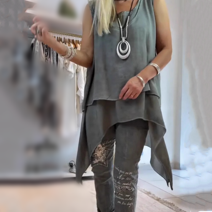 Oriane – Two-Piece Women’s Set: Sleeveless Top and Printed Pants